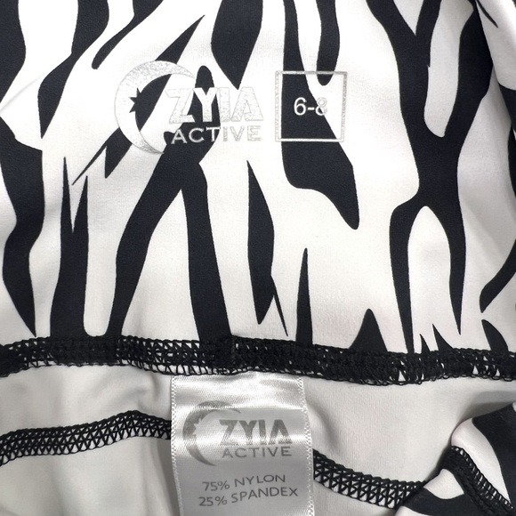 ZYIA Safari Pocket Brilliant 7/8 Leggings Zebra Print. - Picture 4 of 4